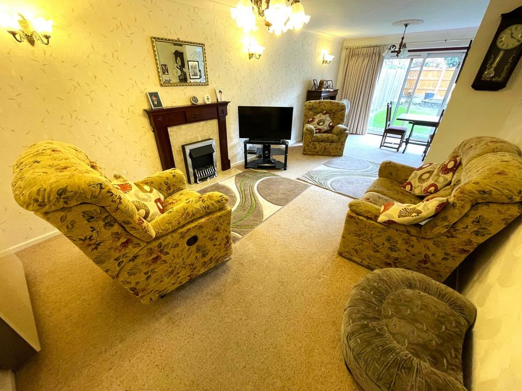 Tangmere Crescent, Hornchurch 3 bed terraced house for sale £425,000