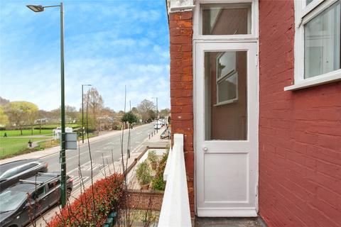 82b Cross Deep, Twickenham, TW1 4RB