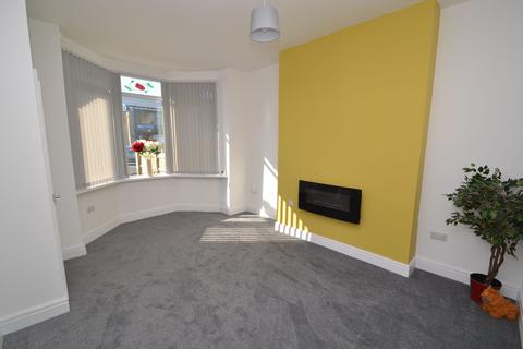 2 bedroom end of terrace house for sale - Greengates, Greengates BD10