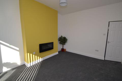 2 bedroom end of terrace house for sale, Greengates, Greengates BD10