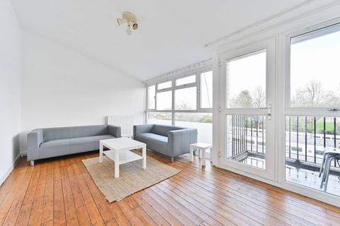 3 bedroom maisonette to rent, Hardel Walk, Tulse Hill, London, SW2