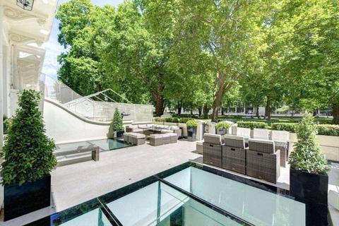5 bedroom apartment to rent, Princes Gate, London, SW7