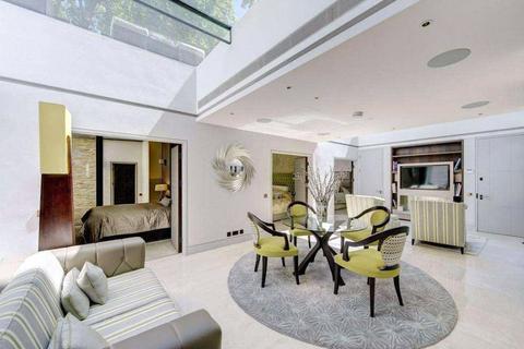 5 bedroom apartment to rent - Princes Gate, London, SW7