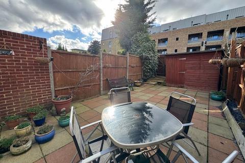 2 bedroom terraced house for sale - South Road, Edgware