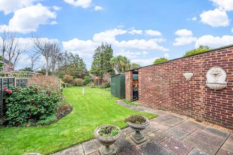 5 Barham Close, Bromley, BR2 8LU