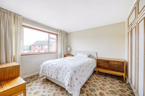 5 Barham Close, Bromley, BR2 8LU