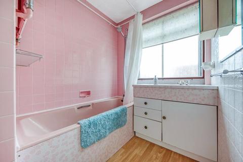 5 Barham Close, Bromley, BR2 8LU