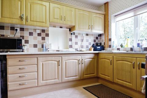 35 Forest Close, Sutton Coldfield, B74 2JY
