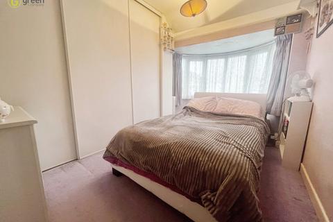 4 bedroom semi-detached house for sale - Booths Farm Road, Birmingham B42