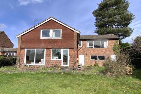 19 Long Close, Farnham Common, Slough, SL2 3EJ
