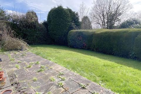 19 Long Close, Farnham Common, Slough, SL2 3EJ