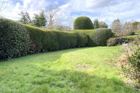 19 Long Close, Farnham Common, Slough, SL2 3EJ