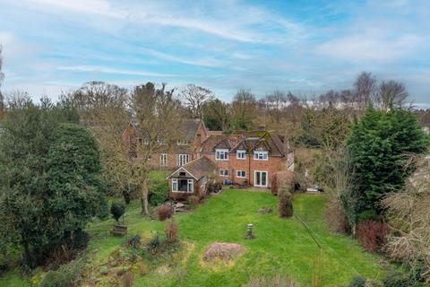 4 bedroom character property for sale, Common Road, Kensworth