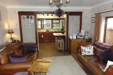 3 bedroom chalet for sale, Batty Lane, Howden, Goole, DN14 7BW