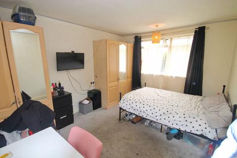 47 Ferrymead Gardens, Greenford, UB6 9NF