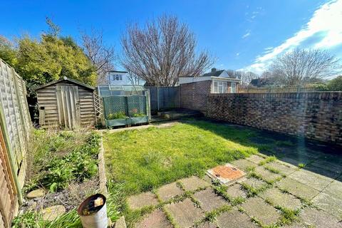 36 Barnsite Gardens, Rustington, Littlehampton, BN16 3QJ