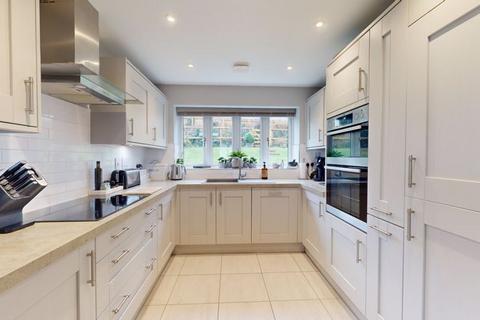 4 bedroom detached house for sale, 6 Berry Lane, Chagford, Devon