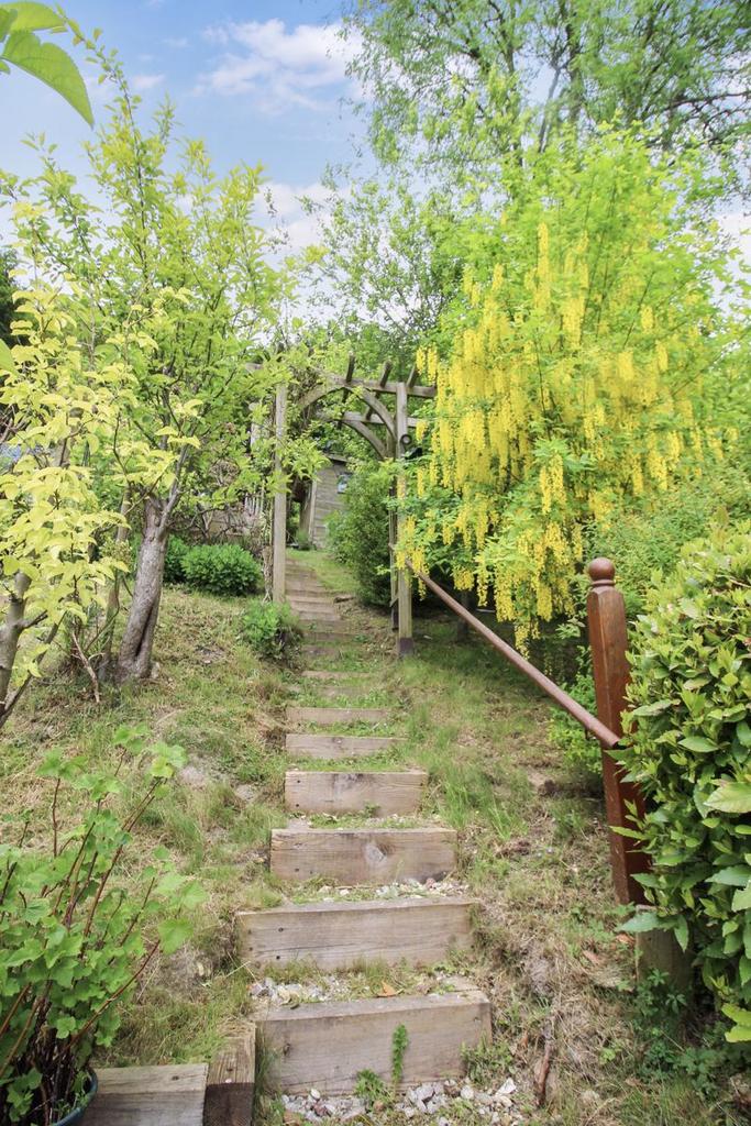 Path to rear of...
