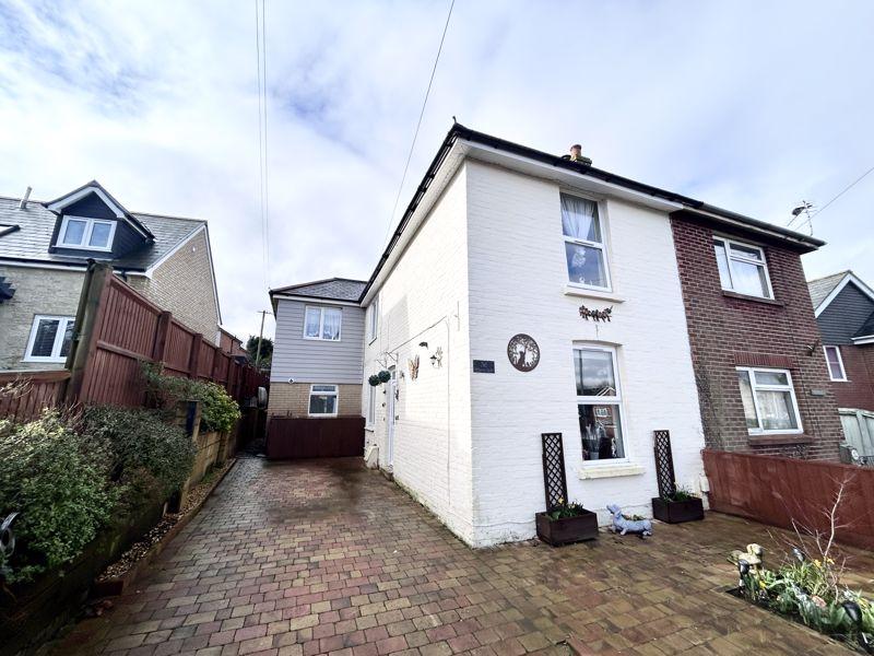 Arnold Road, Ryde 3 bed semidetached house for sale £350,000