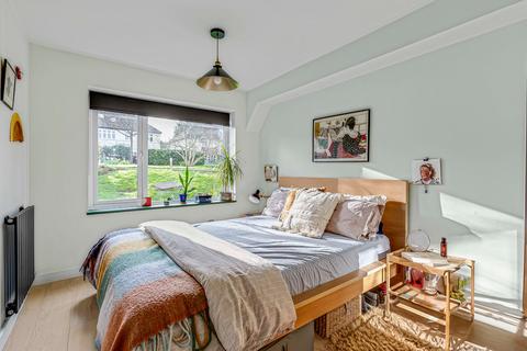 2 bedroom apartment for sale, Fairwater House, 34 Twickenham Road, Teddington, Middlesex, TW11