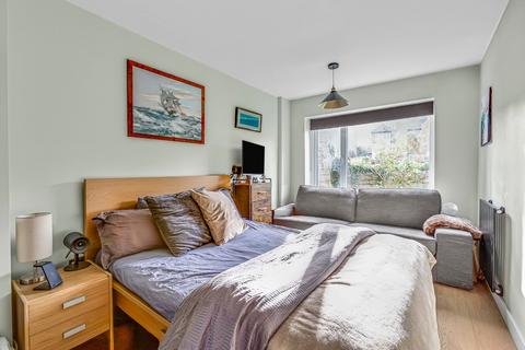 2 bedroom apartment for sale, Fairwater House, 34 Twickenham Road, Teddington, Middlesex, TW11