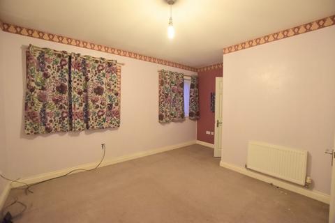 2 bedroom end of terrace house for sale - Swallow Close, Wellingborough