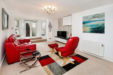 1 bedroom flat for sale, Courtenay Place, Teignmouth, TQ14