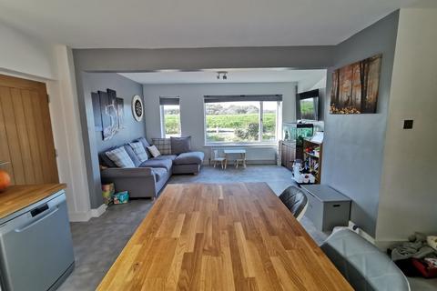 17 Beach Road, Kewstoke, Weston-super-mare, BS22 9UZ
