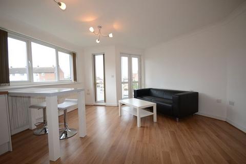 2 bedroom apartment to rent, Wolf Lane