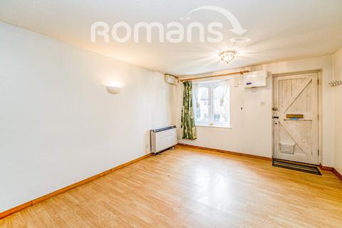 2 bedroom maisonette to rent - Holmers Court