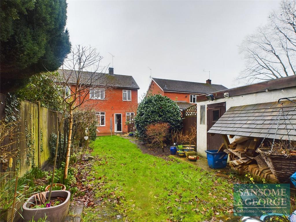 Birch Road, Tadley, Hampshire, RG26 2 bed semidetached house for sale