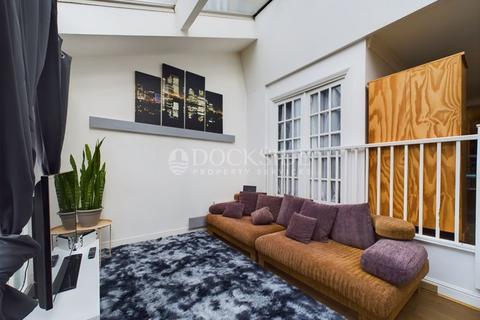 1 bedroom apartment for sale, Burrells Wharf Square, London