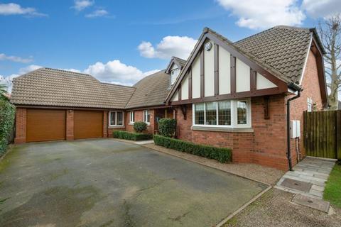 4 bedroom detached bungalow for sale - The Coppice, Hagley DY8