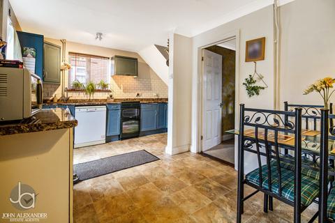 11 Cedar Avenue, Tiptree, Colchester, CO5 0NR