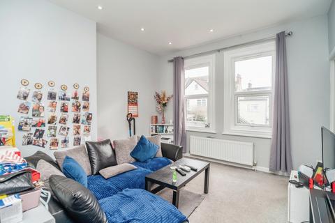 2 bedroom flat for sale, Grosvenor Road, Westcliff-on-sea, SS0