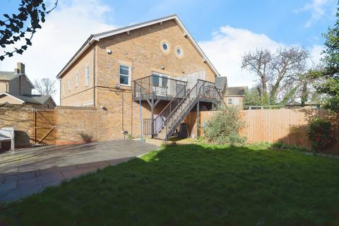 3 bedroom semi-detached house for sale, Horseshoe Crescent, Southend-on-sea, SS3