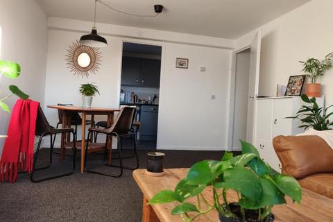 2 bedroom flat to rent, Ash View, Radford, Nottingham, NG7 3BY