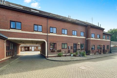 2 bedroom flat for sale, St Pauls Close, Wisbech, Cambridgeshire, PE13 2LL