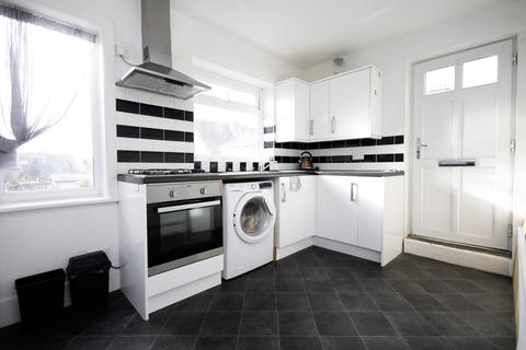 2 bedroom flat for sale, Barrack Road, Christchurch, Bournemouth