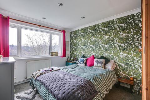 66 Middlefields, Croydon, CR0 9LG
