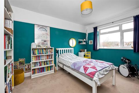 4 Sunset Gardens, London, SE25 4AX