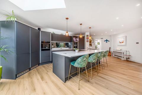 85 Brookfield Road, Churchdown, Gloucester, GL3 2PN