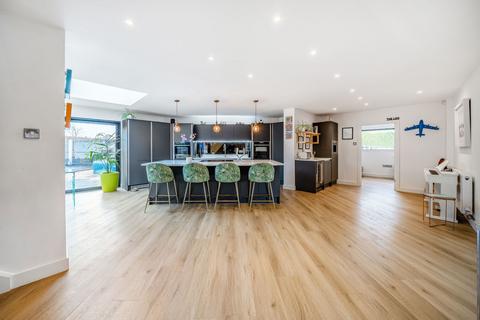 85 Brookfield Road, Churchdown, Gloucester, GL3 2PN