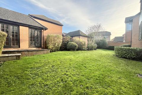 12 Caesars Gate, Warfield, Bracknell, RG42 3AF