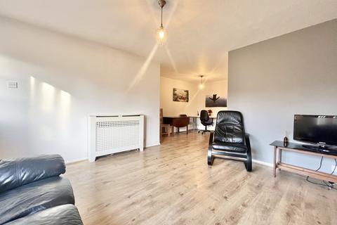 12 Caesars Gate, Warfield, Bracknell, RG42 3AF