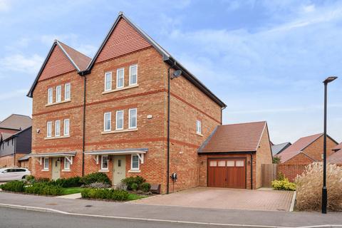3 Cornflower Lane, Warfield, Bracknell, RG42 5AU
