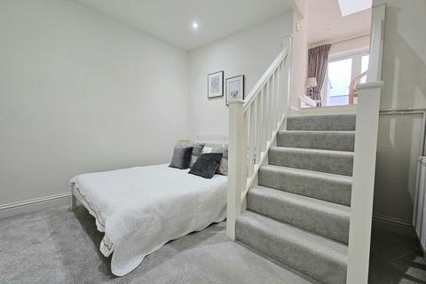 1 bedroom apartment for sale, Fleet Road, Fleet, Hampshire