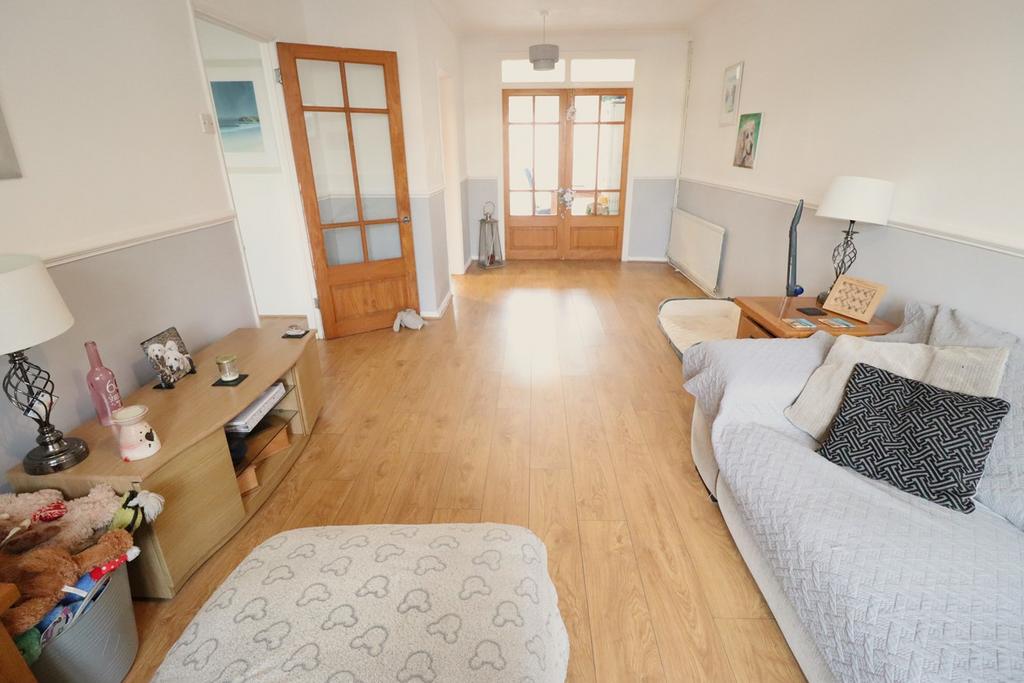 Stanford Gardens, Aveley, South Ockendon, RM15 3 bed terraced house for