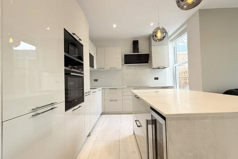 2 bedroom apartment to rent, Bergamot House, 52 Rowantree Road, Enfield, EN2