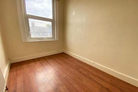 House share to rent - Chelmsford Road, London, N14
